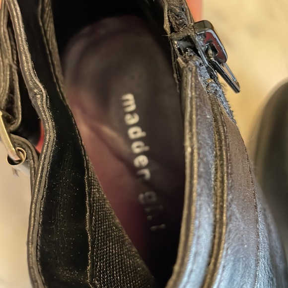 Steve Madden girl size 7 platform heels booties with buckle and zipper - Picture 3 of 5